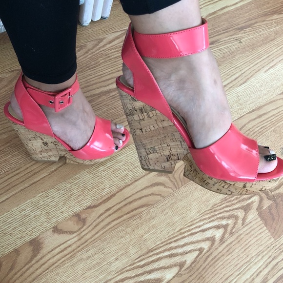 coral faux patent leather cork wedges - Picture 6 of 10